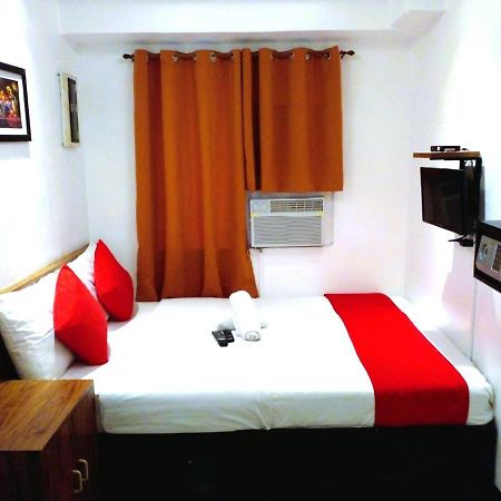 Makati Poblacion Hotel 曼达卢永 外观 照片