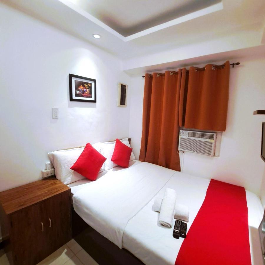 Makati Poblacion Hotel 曼达卢永 外观 照片