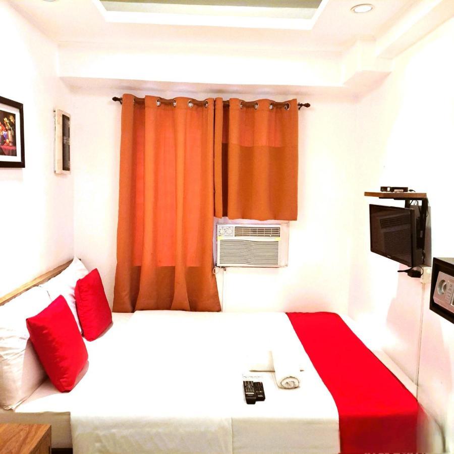 Makati Poblacion Hotel 曼达卢永 外观 照片
