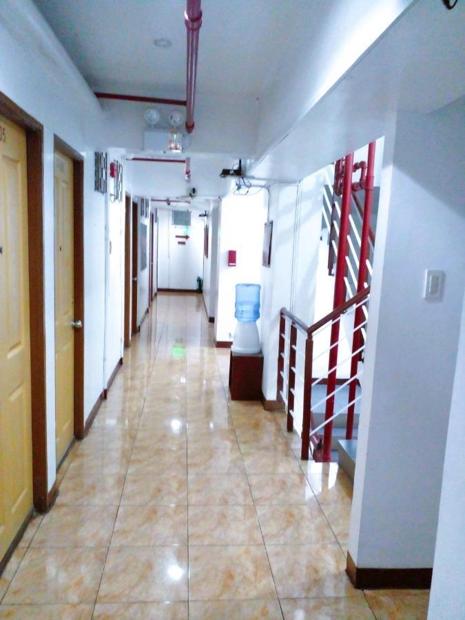 Makati Poblacion Hotel 曼达卢永 外观 照片